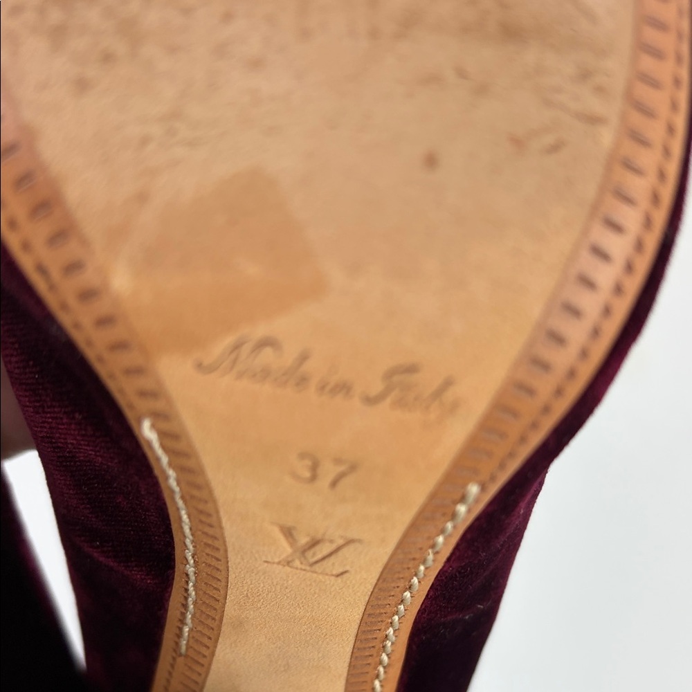 Louis Vuitton Burgundy/Grey Velvet Satin Bow Crystal Embellished Block Heel Pump - Picture 10 of 12
